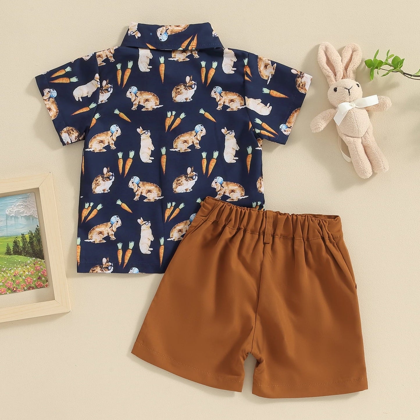 Weiches Osteroutfit für Kleinkinder – Hemd mit Fliege und Shorts mit Kaninchen-Print