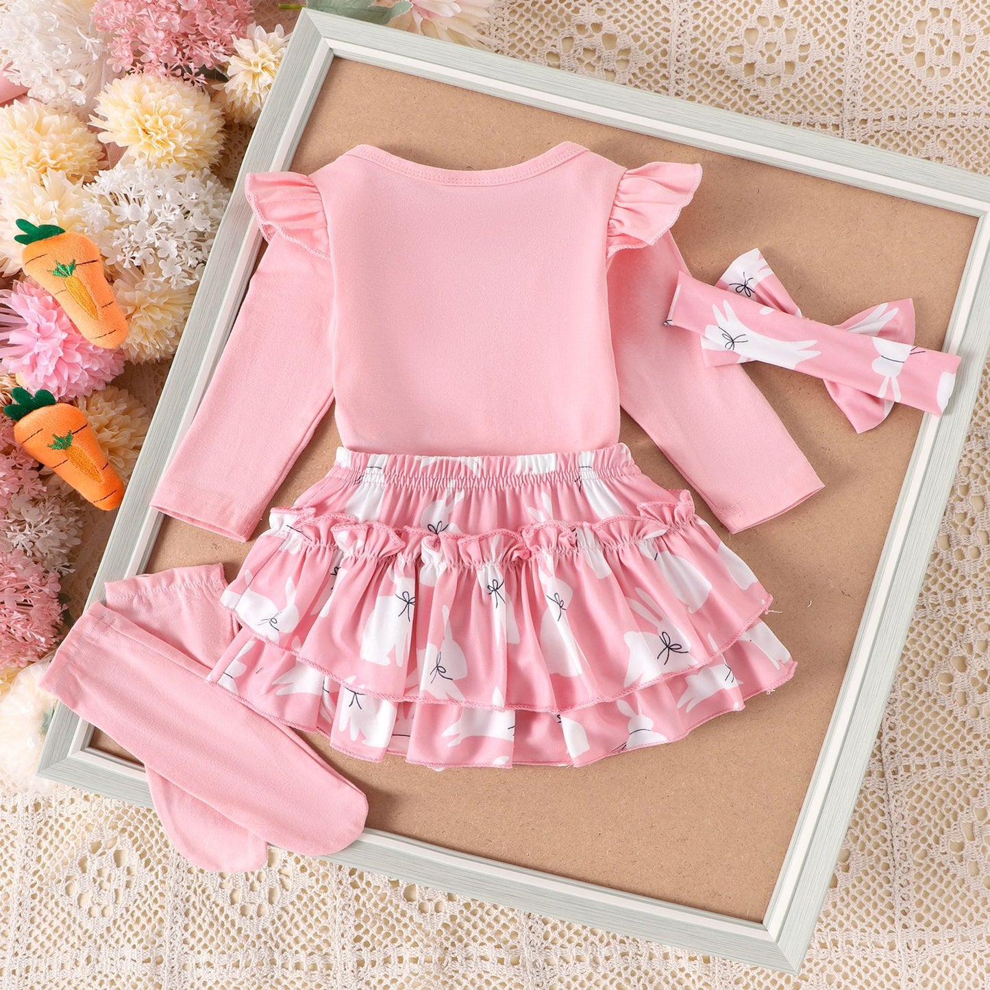 4-teiliges Oster-Outfit-Set für Babymädchen – Hasen-Strampler, Rock mit Schleife, Socken und Stirnband