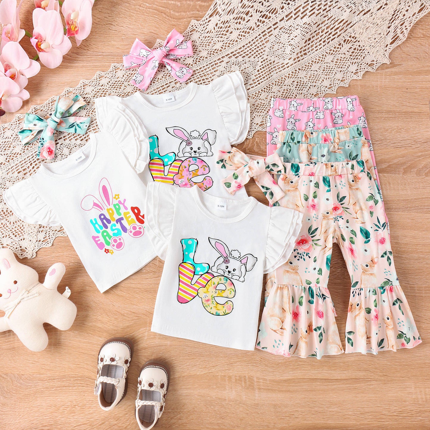 3-teiliges Set für Mädchen – Weißes Flattertop und mehrfarbige Schlaghose mit Häschenmotiv