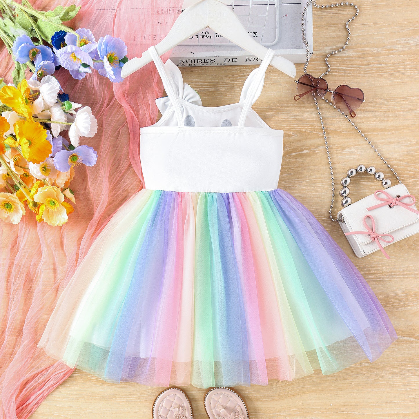 Osterhasen-Prinzessinnenkleid – Mädchen-Sommerkleid mit Spaghettiträgern & Regenbogen-Netz