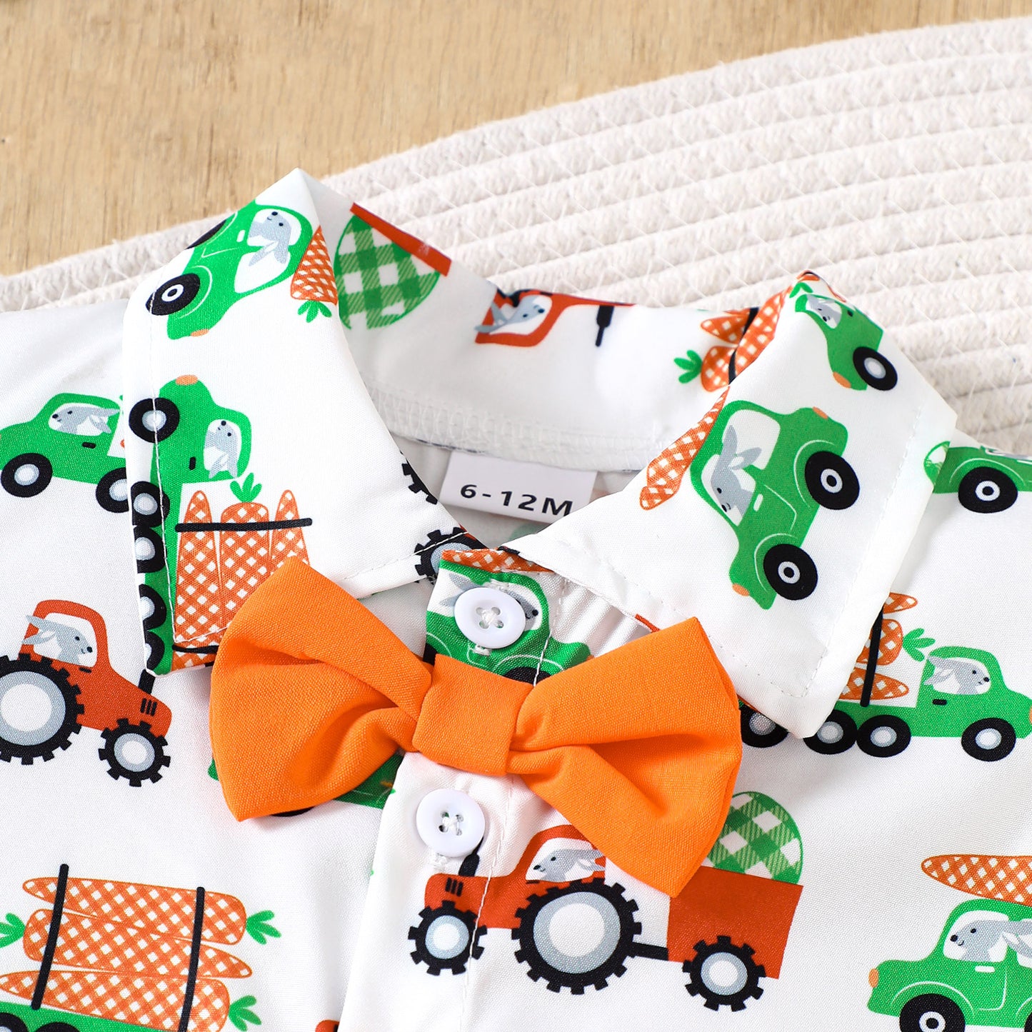 Neues Oster-Outfit für Babys und Kleinkinder – Süßes Hemd-Set mit Karottenmuster