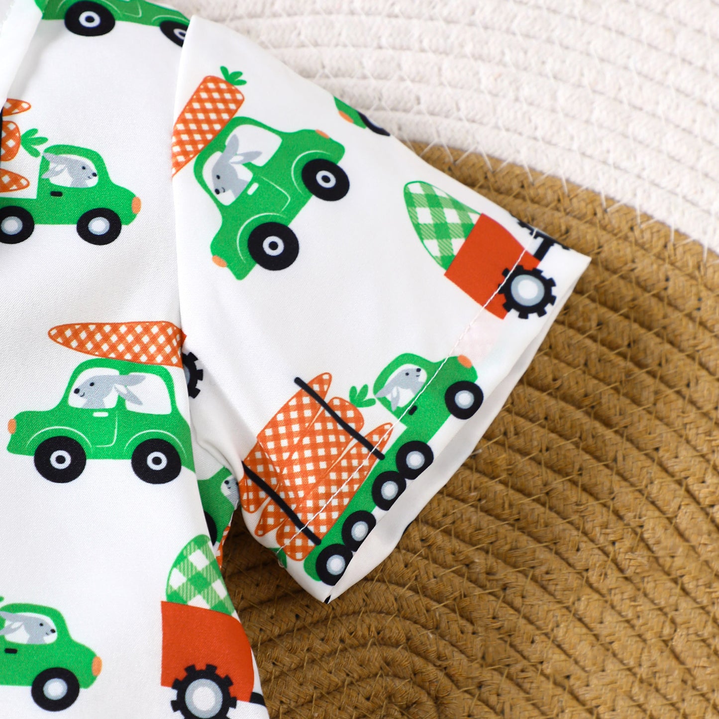 Neues Oster-Outfit für Babys und Kleinkinder – Süßes Hemd-Set mit Karottenmuster