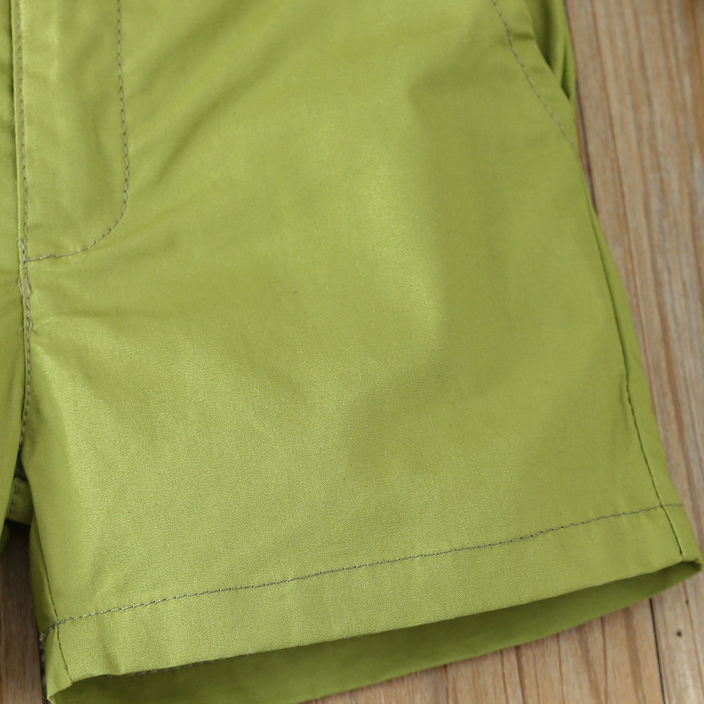 Osterhasen-Shirt & Shorts-Set für Jungen – Sommeroutfit