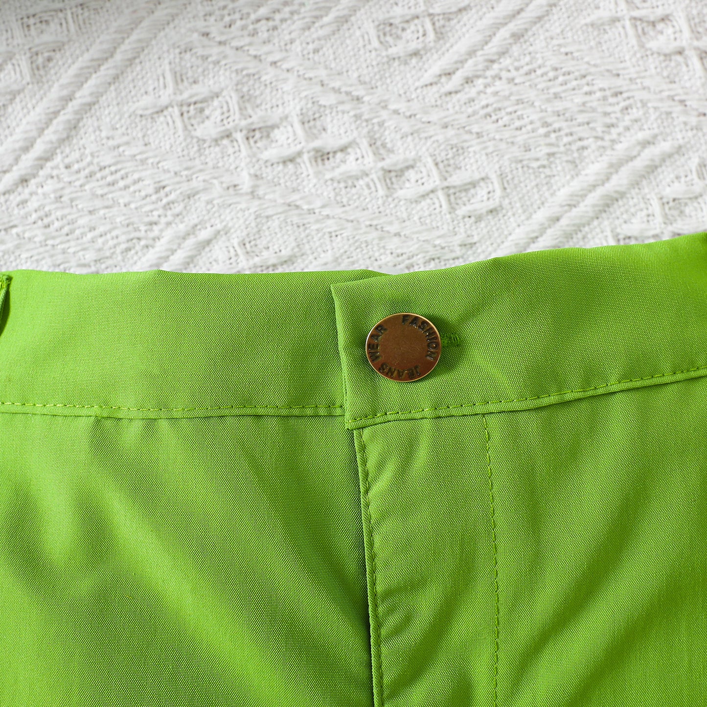 Baby-Jungen-Outfit mit Oster-Karotten-Print und Hemd und Shorts